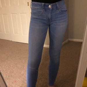 LIGHT BLUE JEANS AMERICAN EAGLE